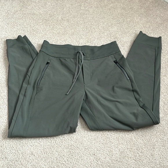 “Athleta- Woman’s Headlands Hybrid Trek Joggers size 6” - Picture 1 of 9